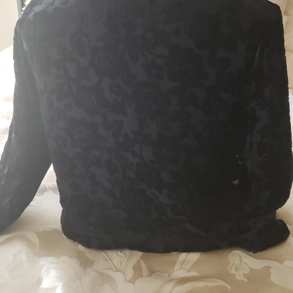 Top - Picture 4 of 6